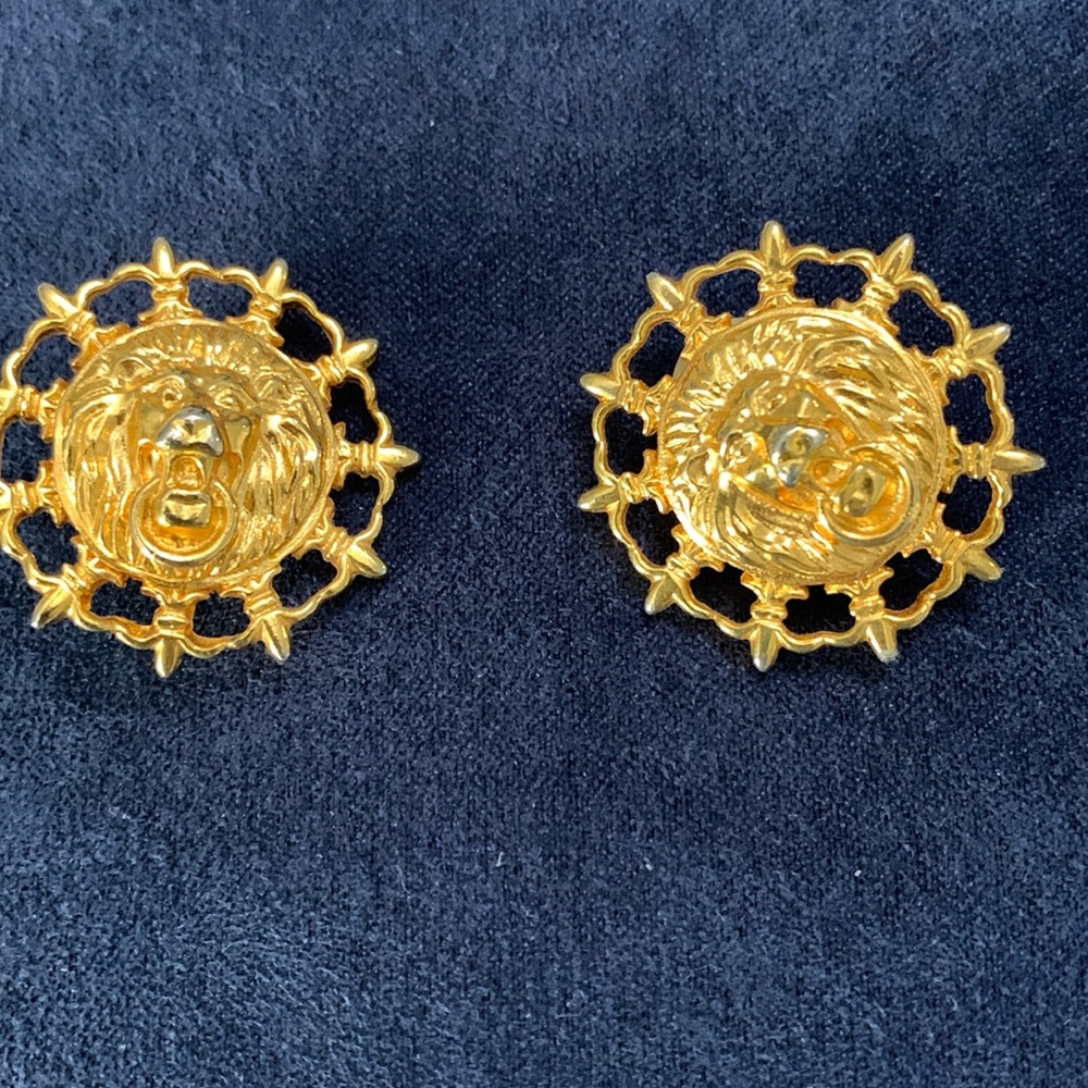 Vintage Lion Earrings chunky brushed gold clip on